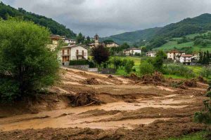 Frana devastante: la Procura apre un'inchiesta per disastro e omicidio