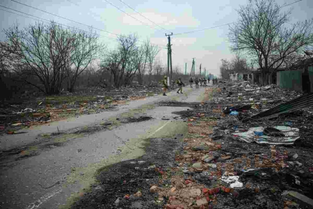 La devastazione della strada tra Selydove e Pokrovsk: un colpo al cuore dell'Ucraina