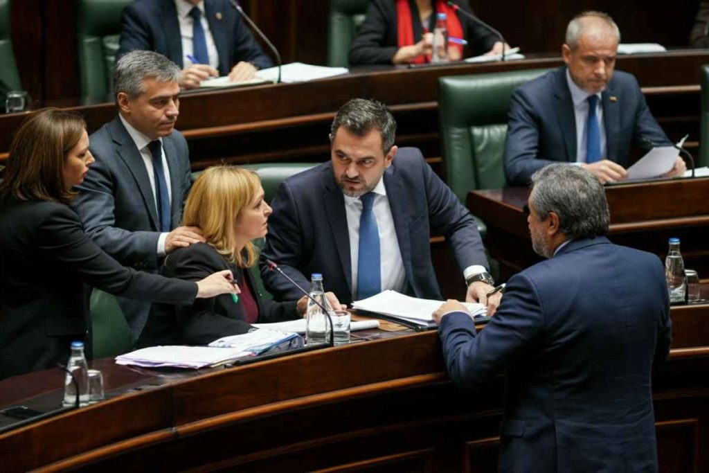 Meloni: il garante della privacy, una scelta discutibile per Pd e 5S