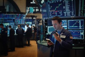 Milano inizia la giornata con un balzo del 0,94%: le banche protagoniste del rally