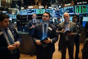 Milano resiste grazie a Ferrari, Lottomatica ed Enel: ecco come si muove la Borsa