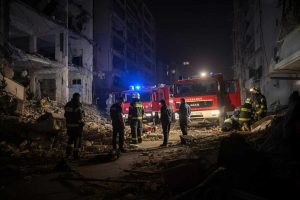 Raid russo a Kharkiv: il tragico bilancio sale a quattro vittime