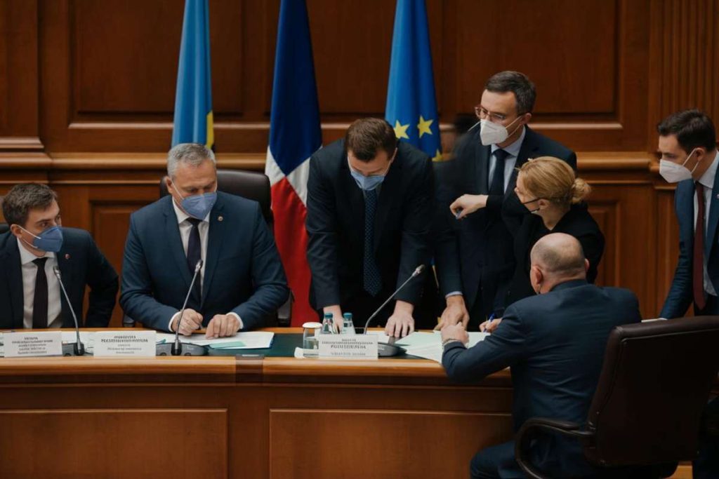 Sanchez: la mia promessa di portare a termine la legislatura e ricandidarmi nel '27