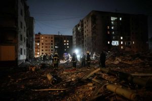 Tragedia a Kiev: sei vittime, tra cui due bambini, in attacchi notturni