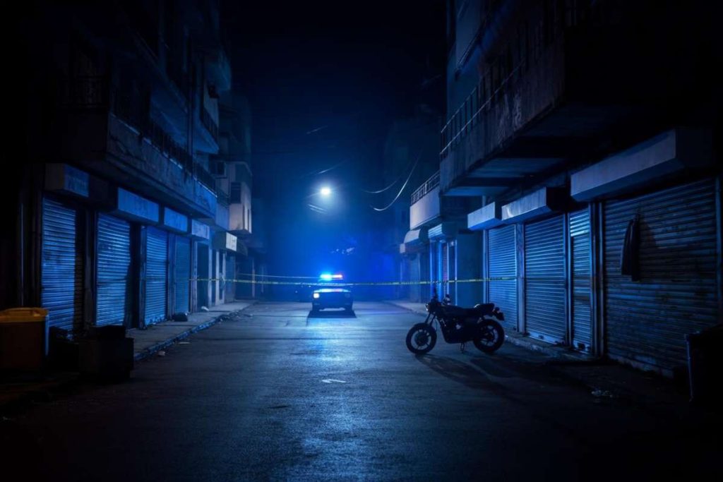 Tragedia a Napoli: un giovane di 19 anni perde la vita dopo un colpo di pistola alla testa