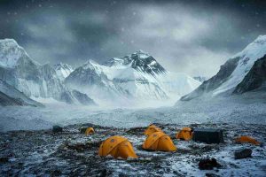 Tragedia in Nepal: cinque italiani tra le vittime del disastro