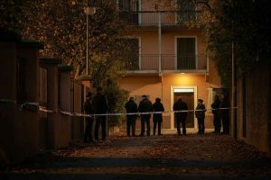 Tragedia nel Varesotto: marito ottantenne arrestato per accoltellamento della moglie